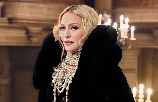 Madonna cria e dirige nova campanha para banco brasileiro