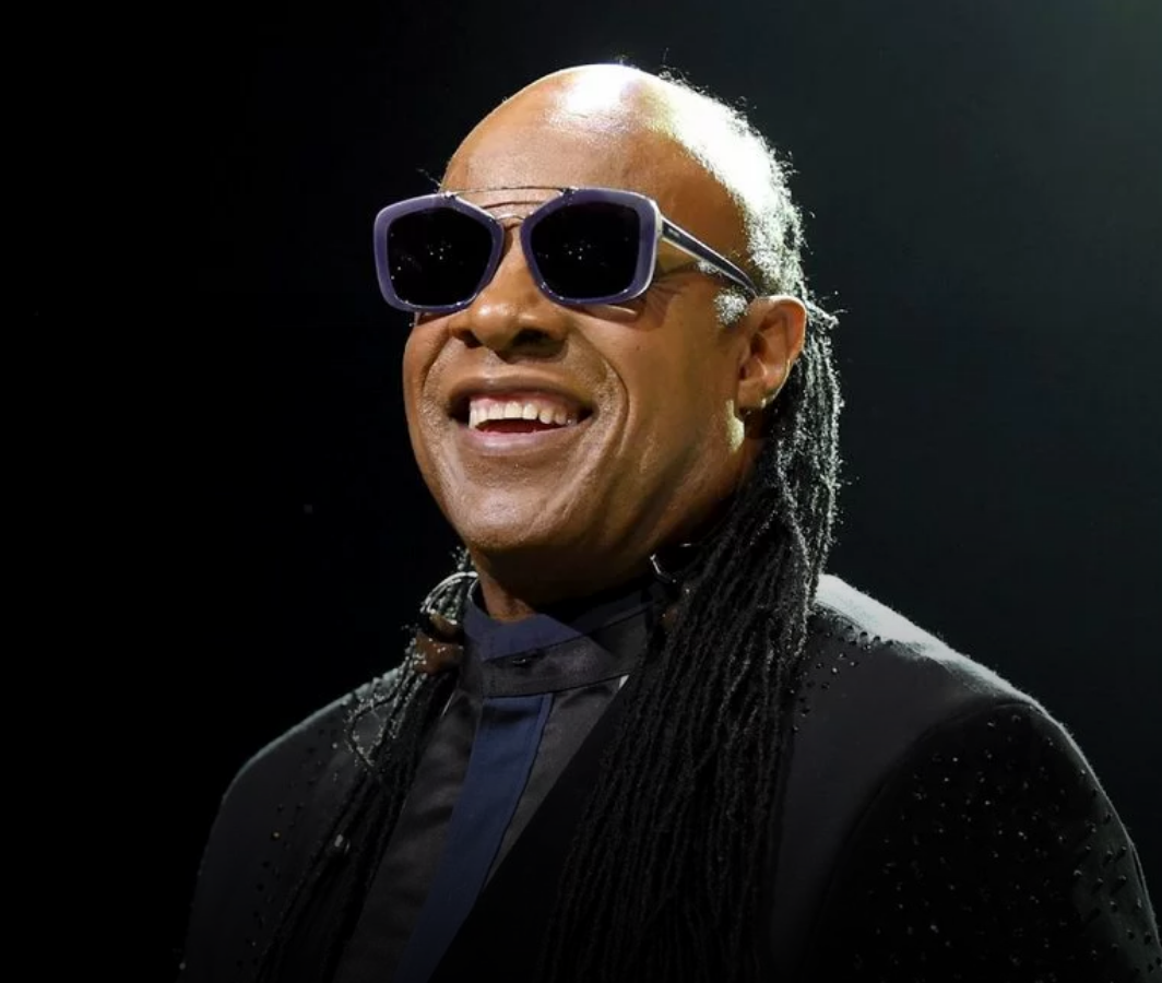 Stevie Wonder negocia vinda milionária ao Brasil