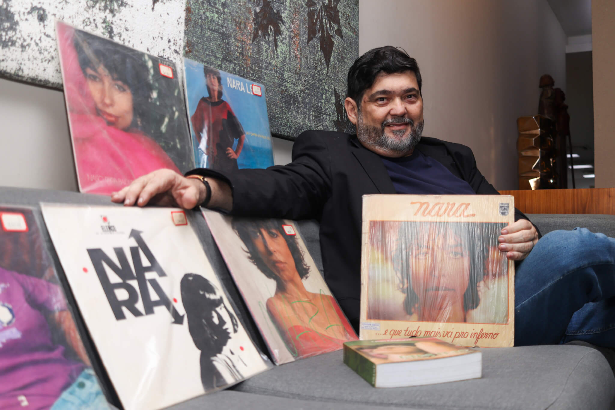 Cássio Cavalcante celebra obra de Nara Leão