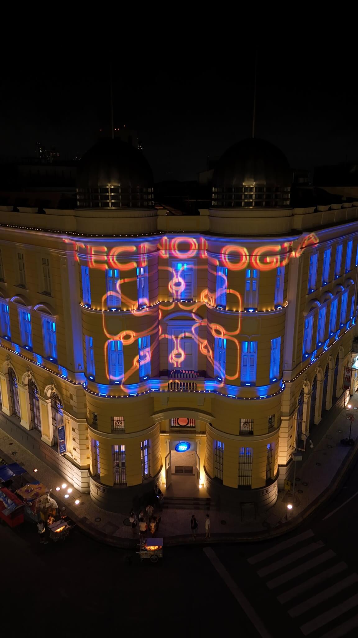 Somos Uôge promove ação no prédio da Caixa Cultural Recife