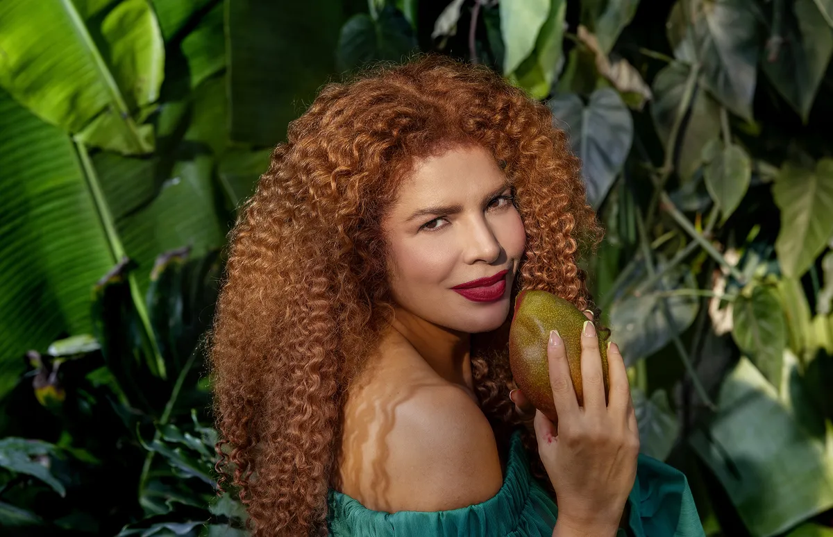 Vanessa da Mata se apresenta no Rec’n’Play Festival