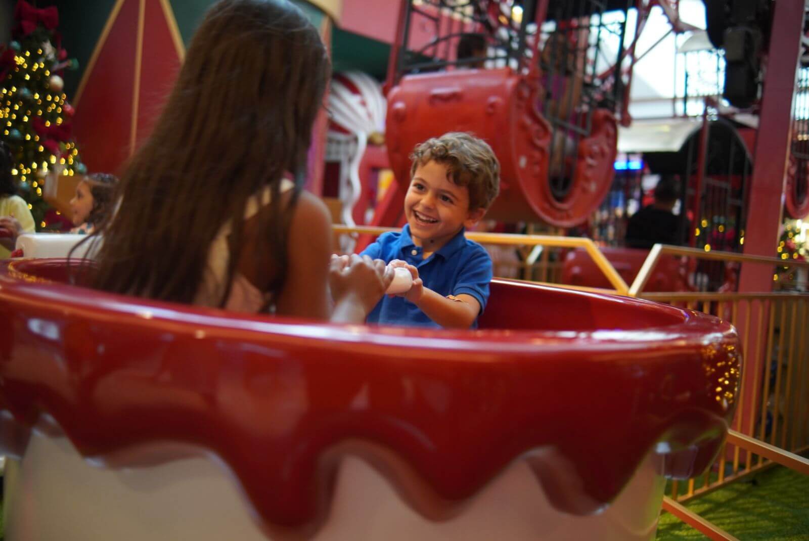 A magia do circo enfeita o Natal do Shopping Recife