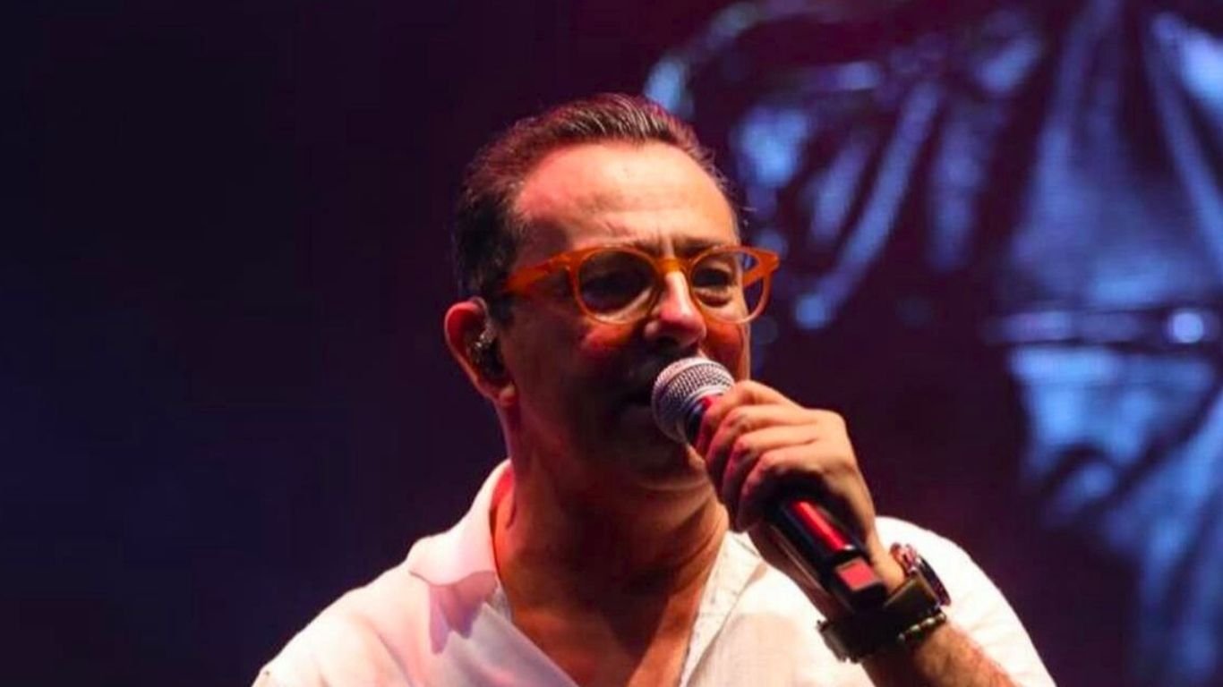 Marcelinho Freitas revive sucessos do ‘Sem Compromisso’ com show no Recife