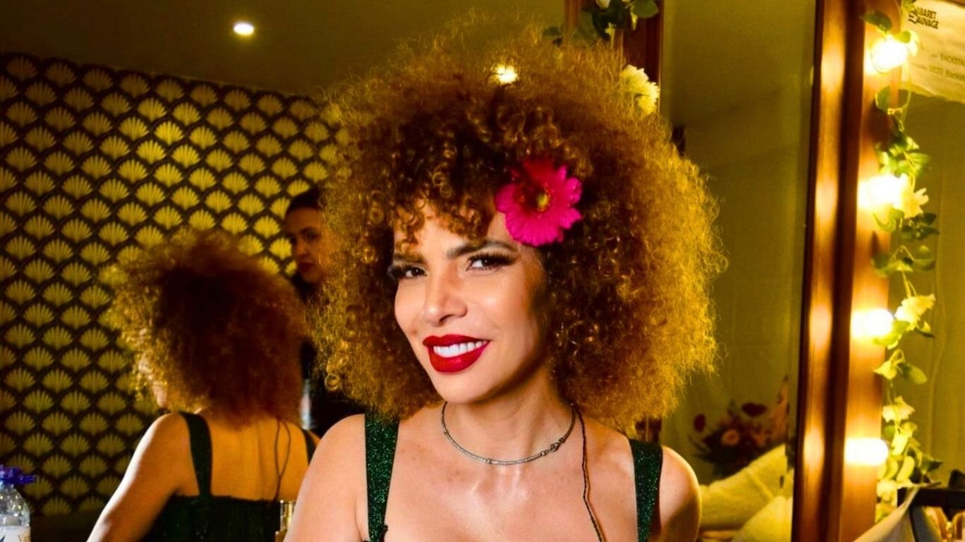 Vanessa da Mata lança álbum que reúne todas as suas versões