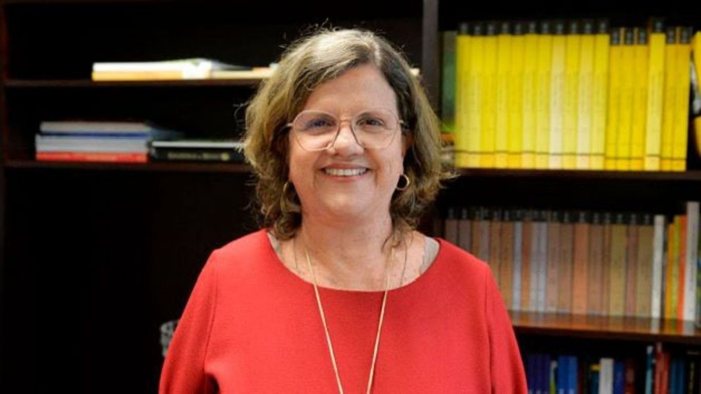 Senadora Teresa Leitão recebe uma das maiores honrarias brasileiras