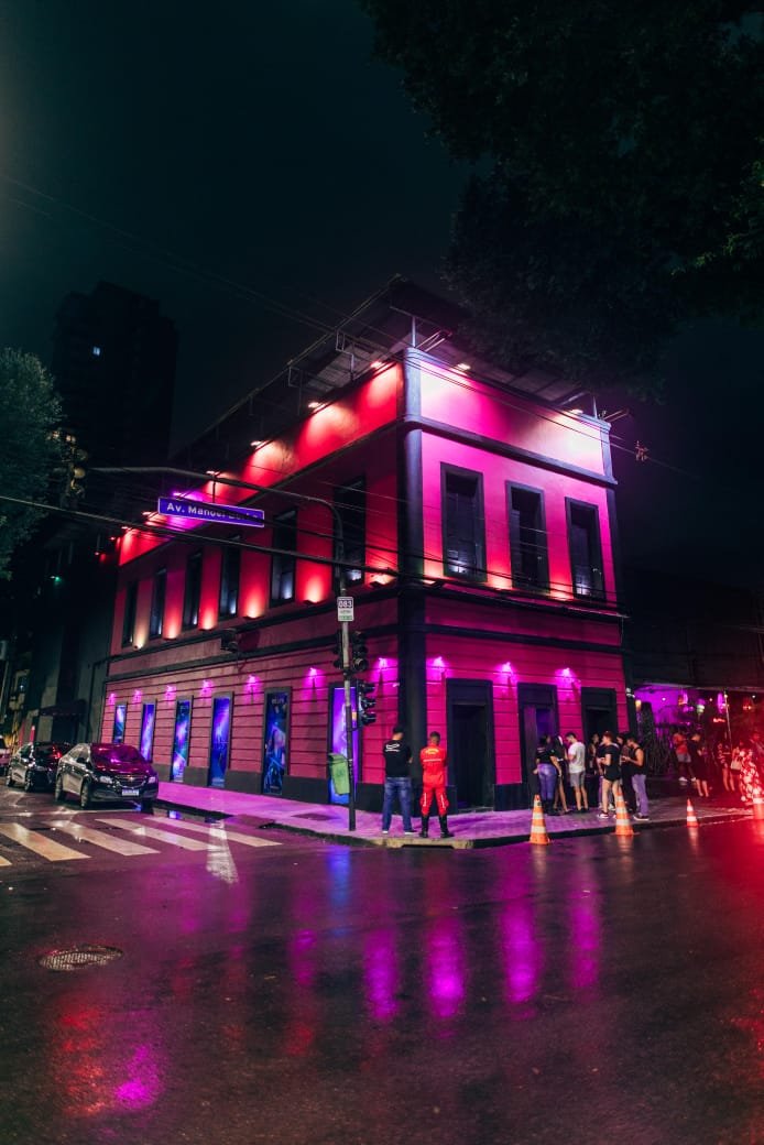 Club Metrópole completa 23 anos em meio a luzes e lutas