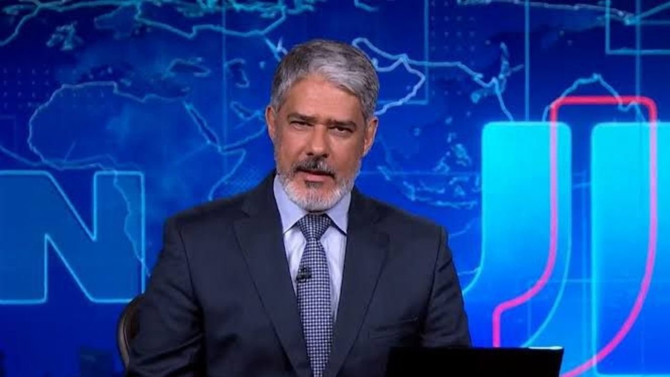 William Bonner recebe elogios após visual diferentão; confira