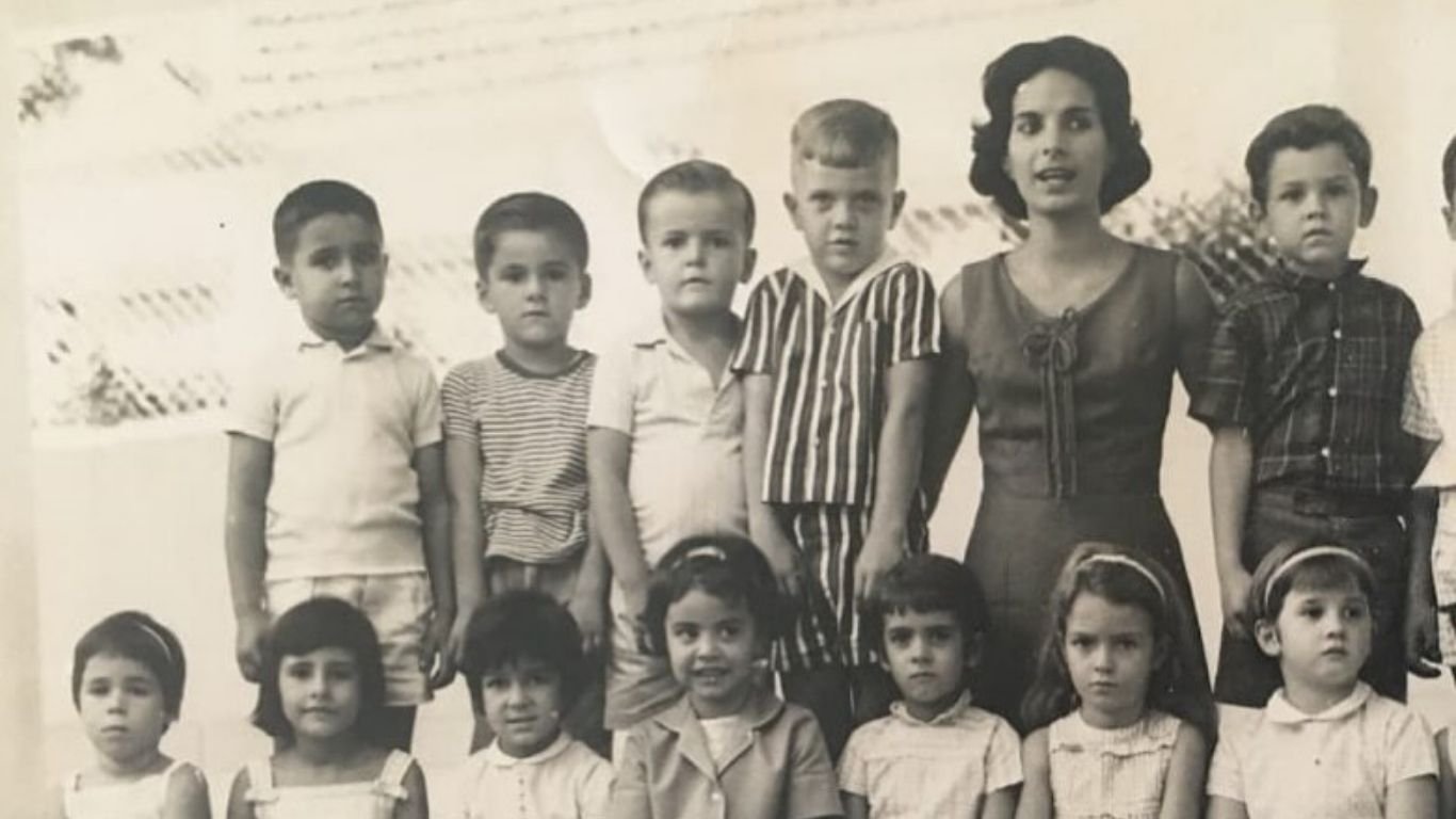 Pedro Bial posa com Cazuza, seu colega de escola, em 1963
