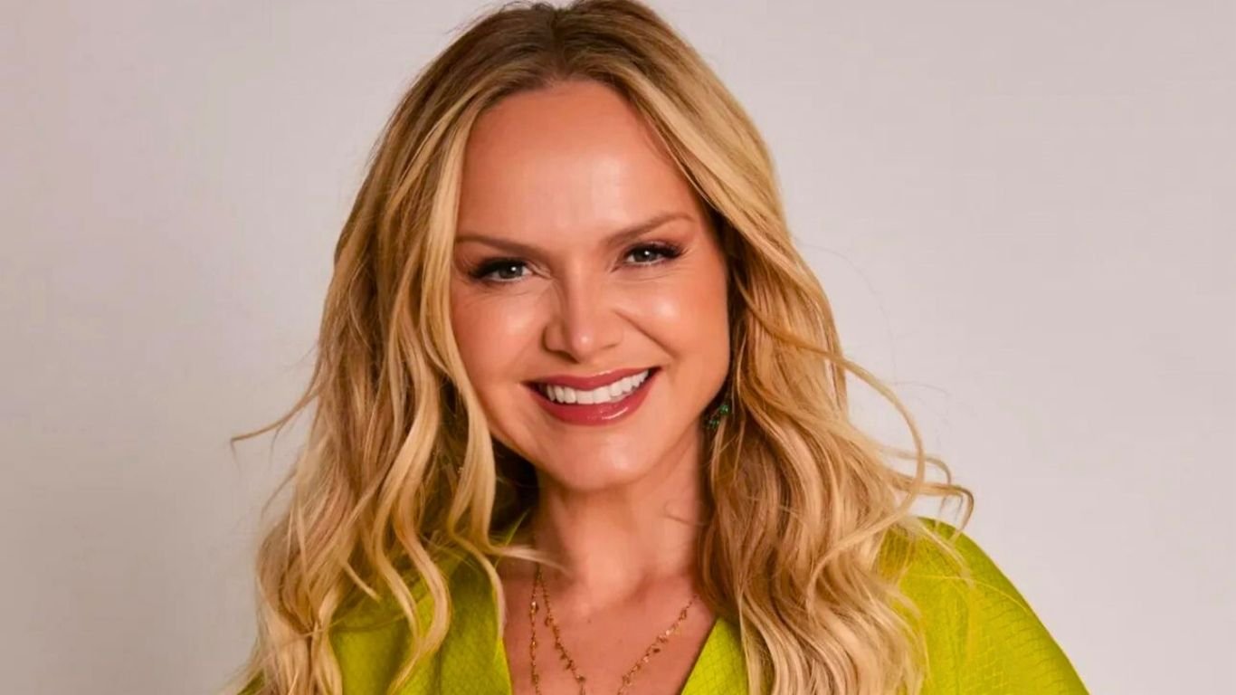 Eliana recria foto feita há 30 anos em momento autocuidado; veja