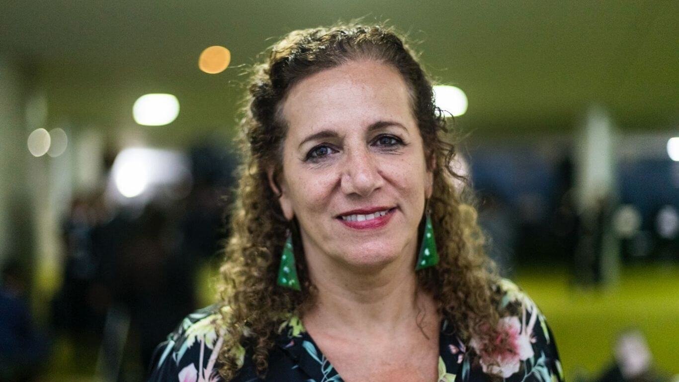 Jandira Feghali lança livro nesta quinta (5), no Recife