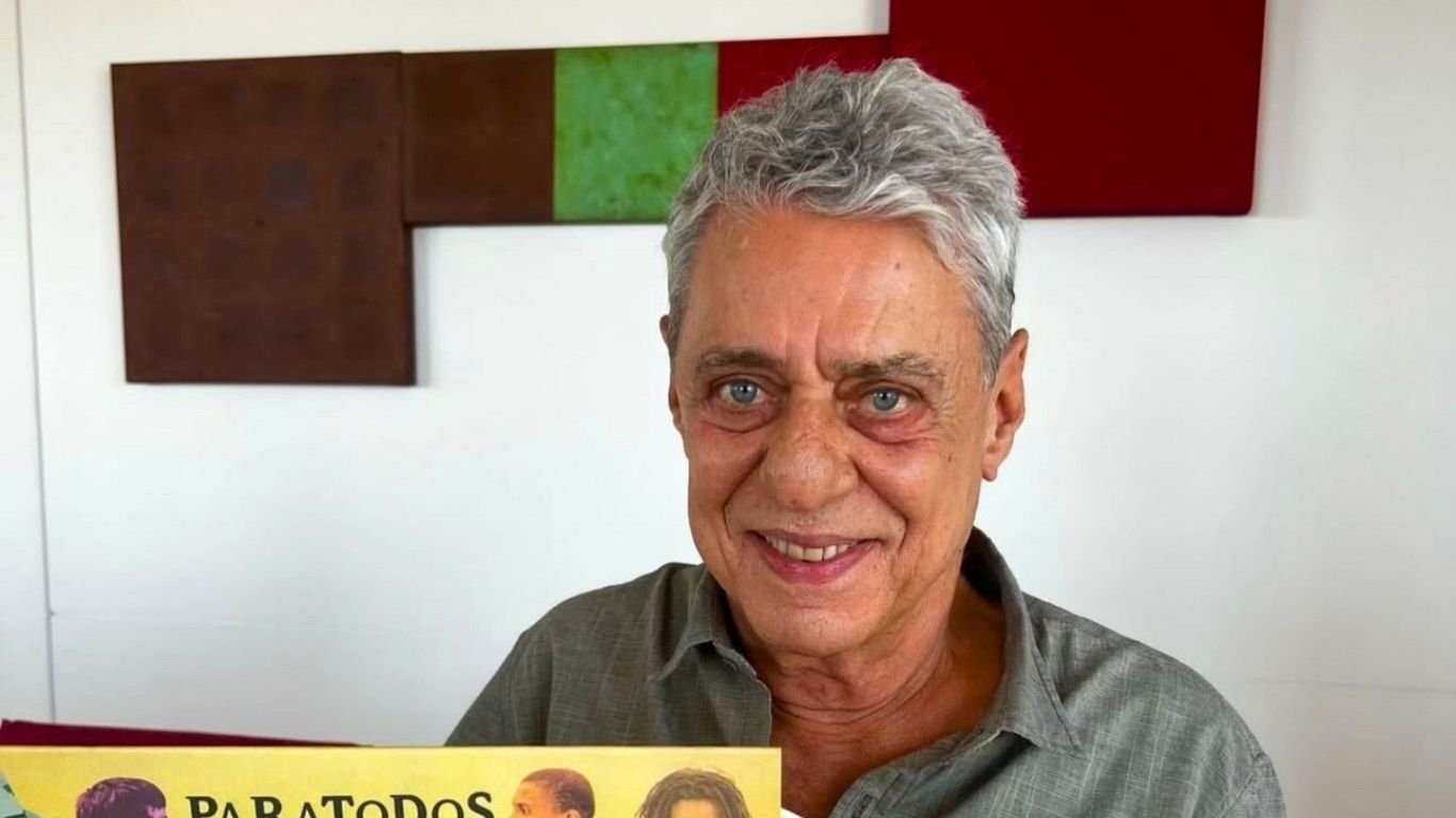 Chico Buarque recebe alta hospitalar após passar por cirurgia na cabeça