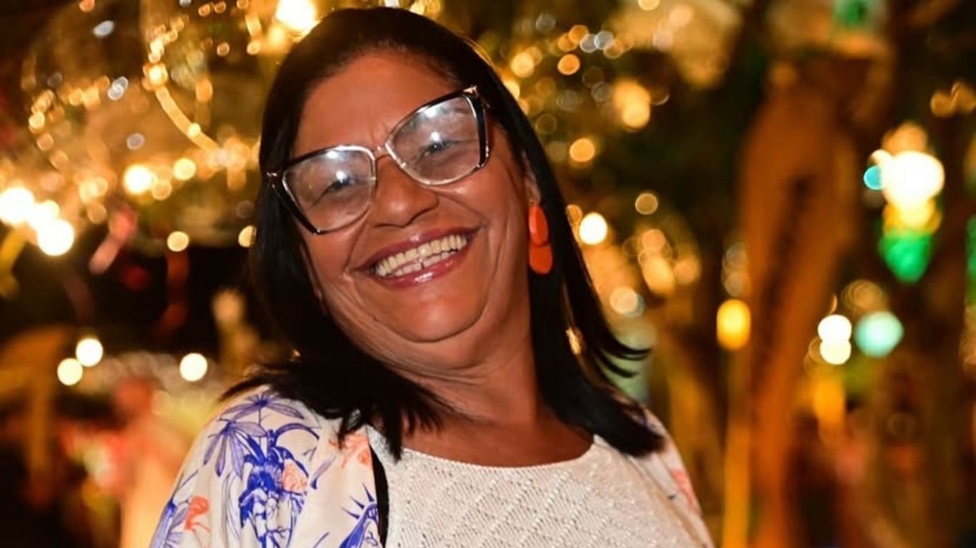 Ex-BBB Delma realiza sonho ao se mudar para casa nova