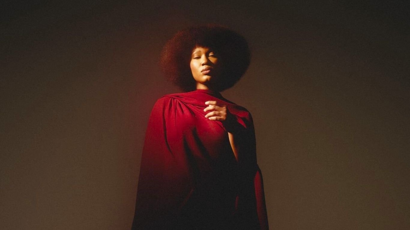 Luedji volta ao Recife com show na Concha Acústica