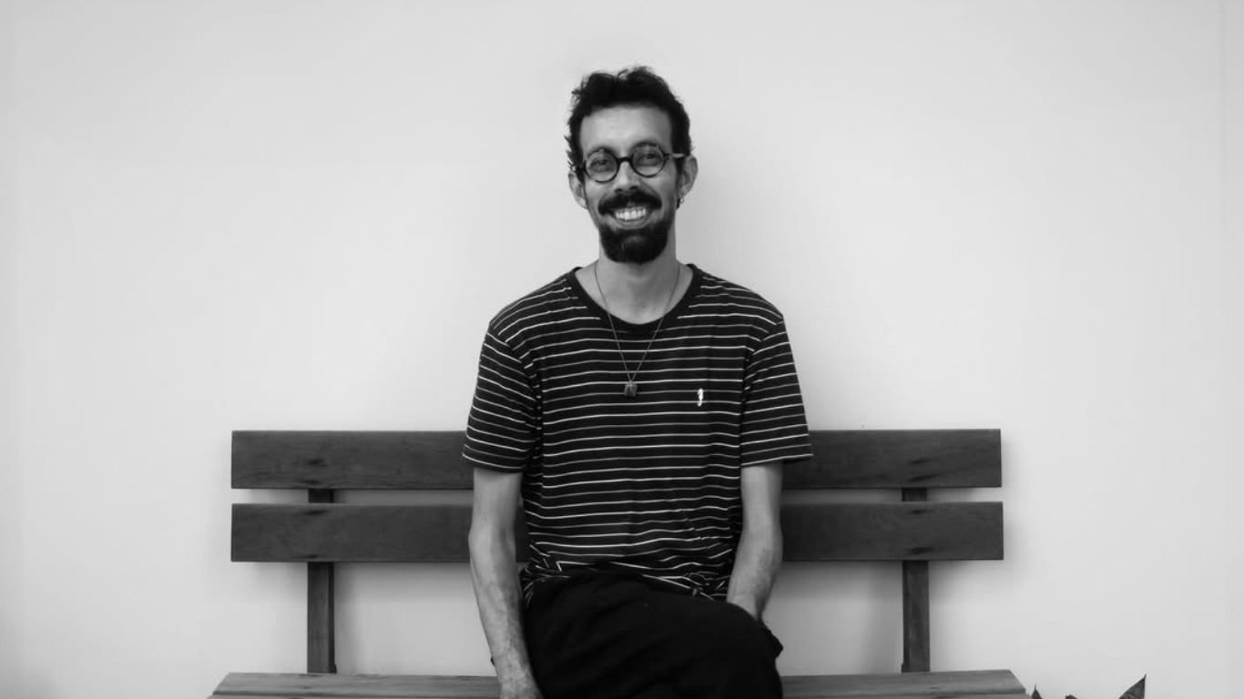 LUTO! Morre, aos 43 anos, o poeta pernambucano Carlos Gomes