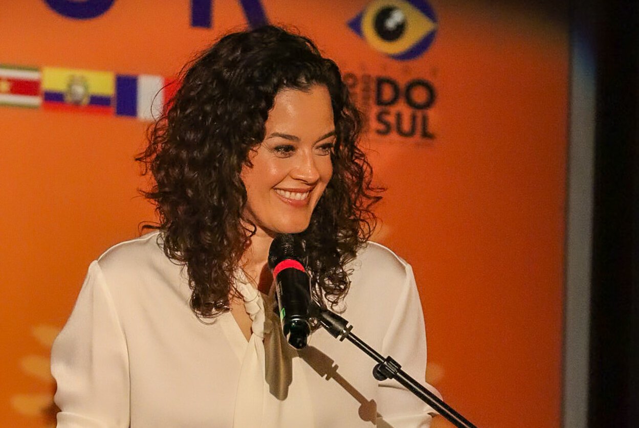 No Cinesur, em Bonito (MS), Maeve Jinkings celebra seu DNA pernambucano