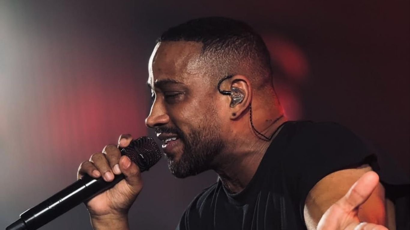 O pagodeiros Mr. Dan faz show inédito no Recife neste sábado (9)