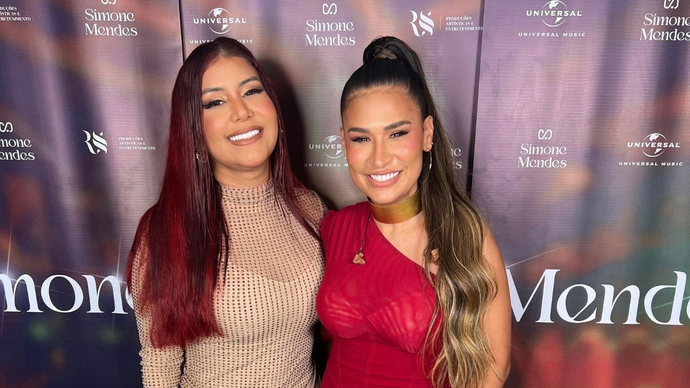 Priscila Senna anuncia Simone Mendes em seu DVD no Recife