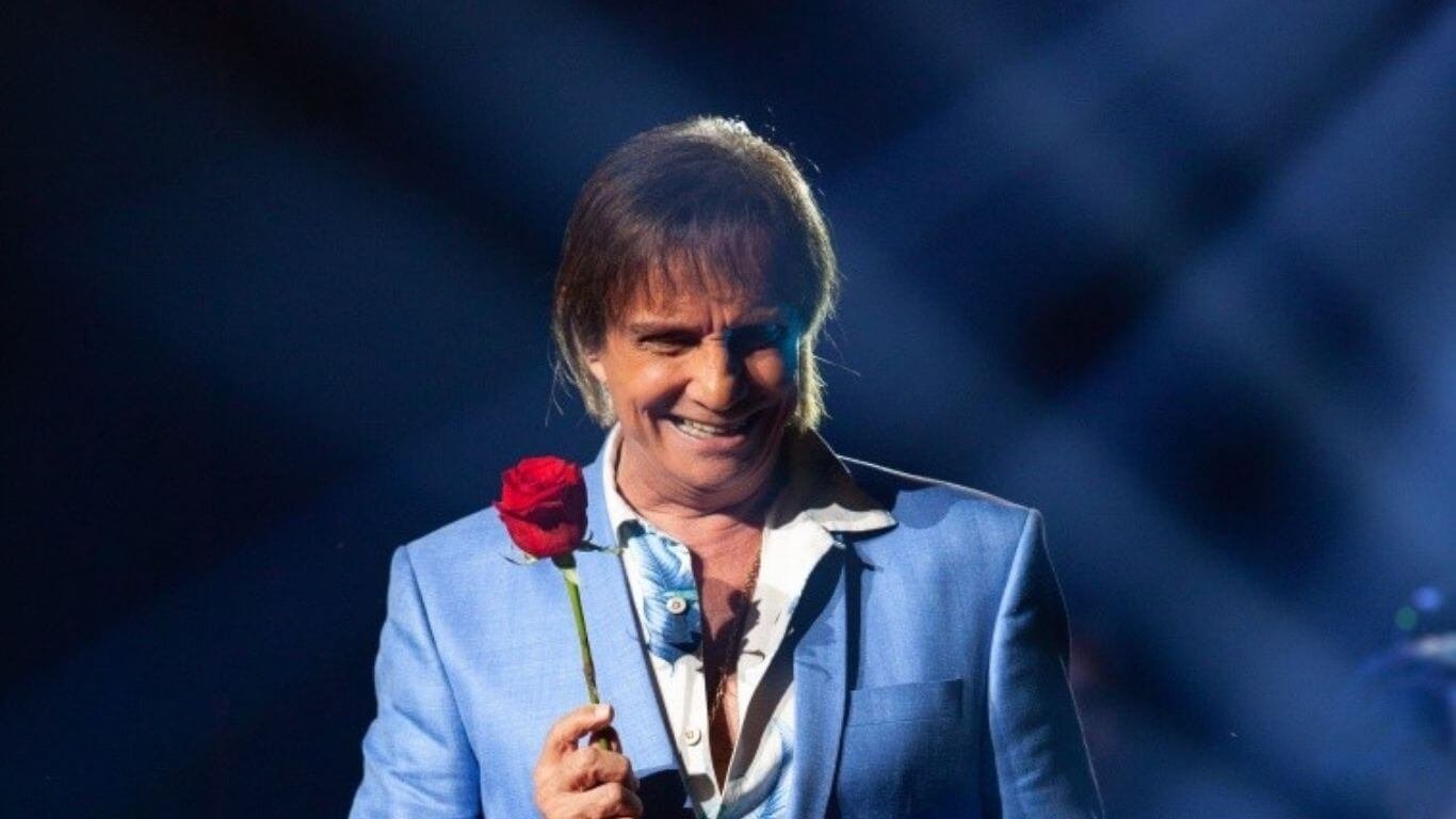 Roberto Carlos chega ao Recife com a turnê ‘Eu Ofereço Flores‘