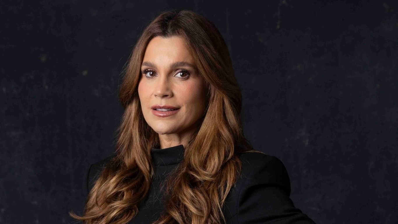 Flávia Alessandra muda visual para nova fase da novela das 6; veja resultado