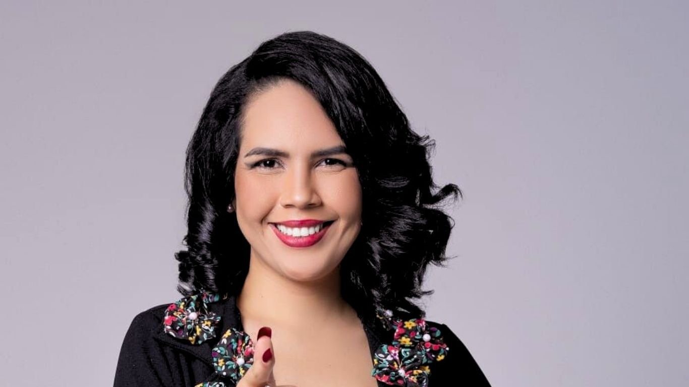 Maria Carmem lança ‘Vacilão’ com clipe já disponível