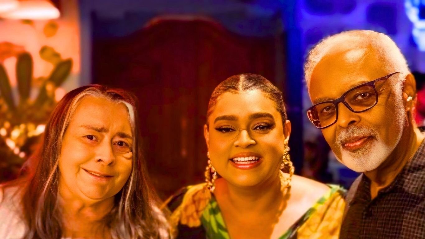 Sandra Gadelha, a Drão, recebe homenagem de Gil no aniversário