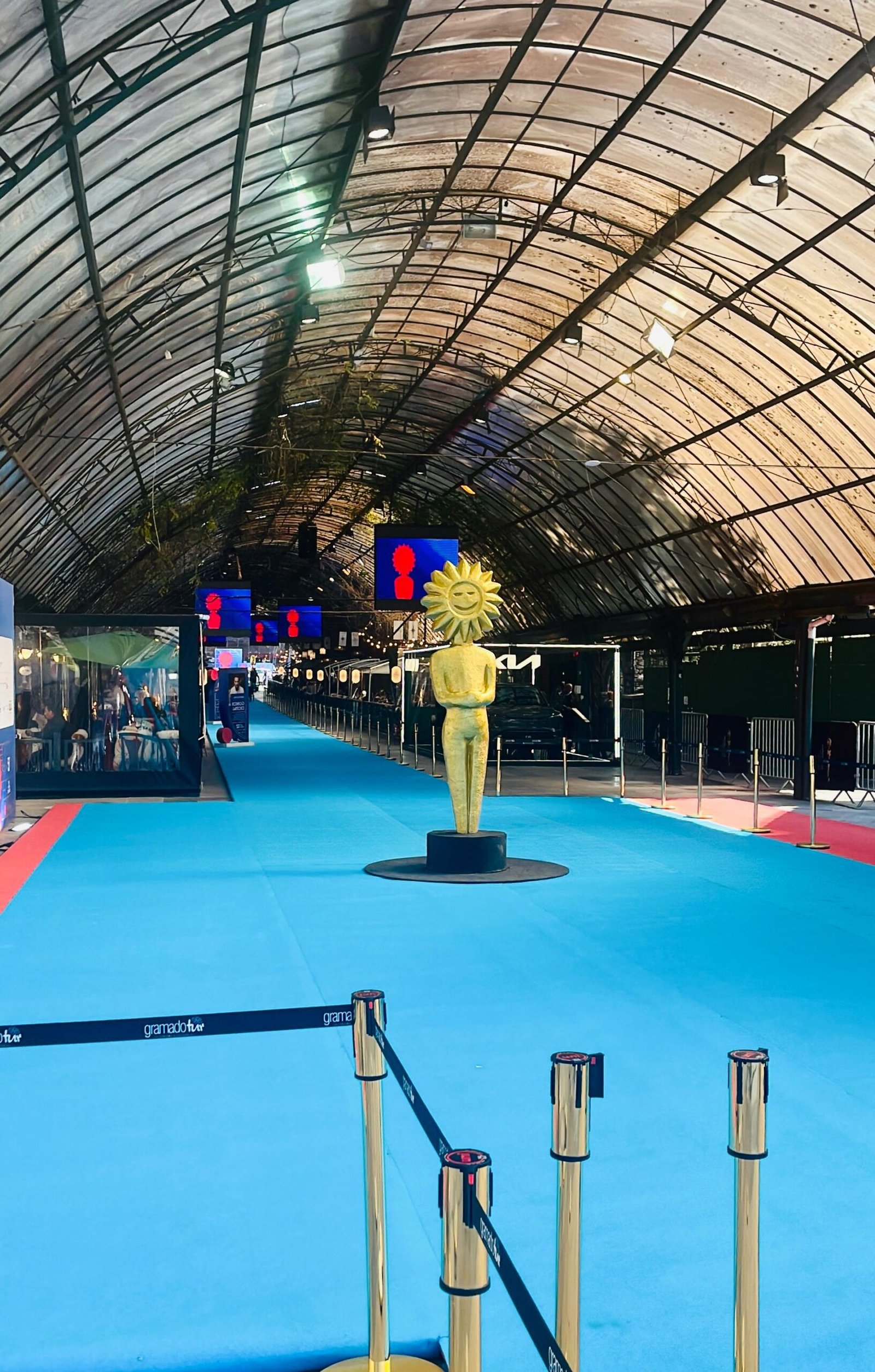 Tapete de Gramado está diferente em homenagem a ‘O Último Azul’