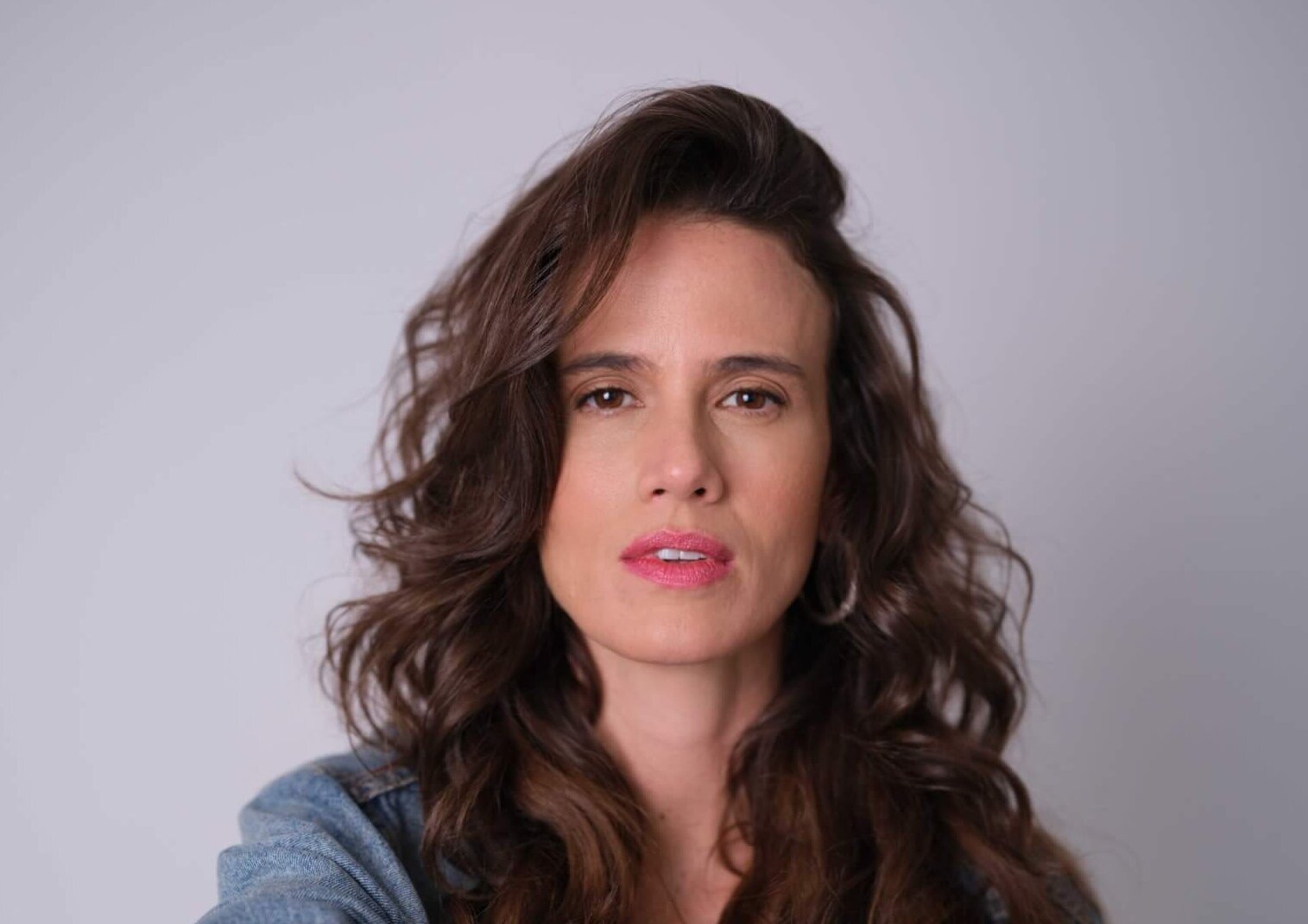 Ana Cañas traz show ao Teatro do Parque, no Projeto Seis e Meia