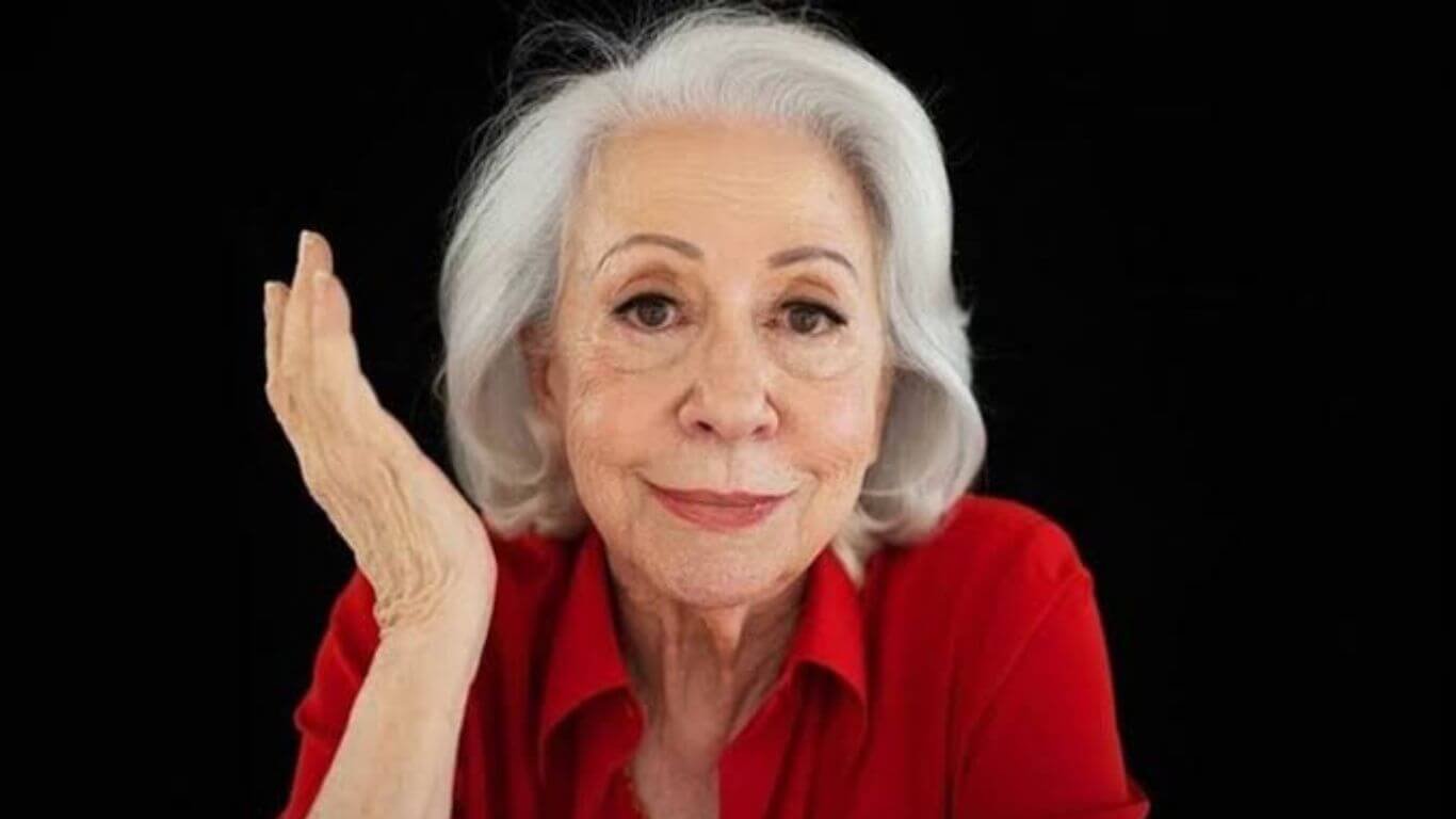 Fernanda Montenegro posta foto rara com o neto em set de gravação; veja