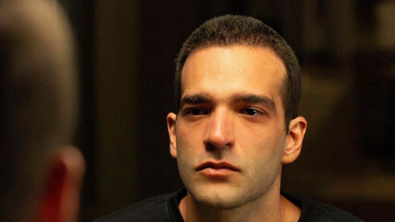 Humberto Carrão surge careca para nova fase de ‘Vale Tudo’; veja como ficou