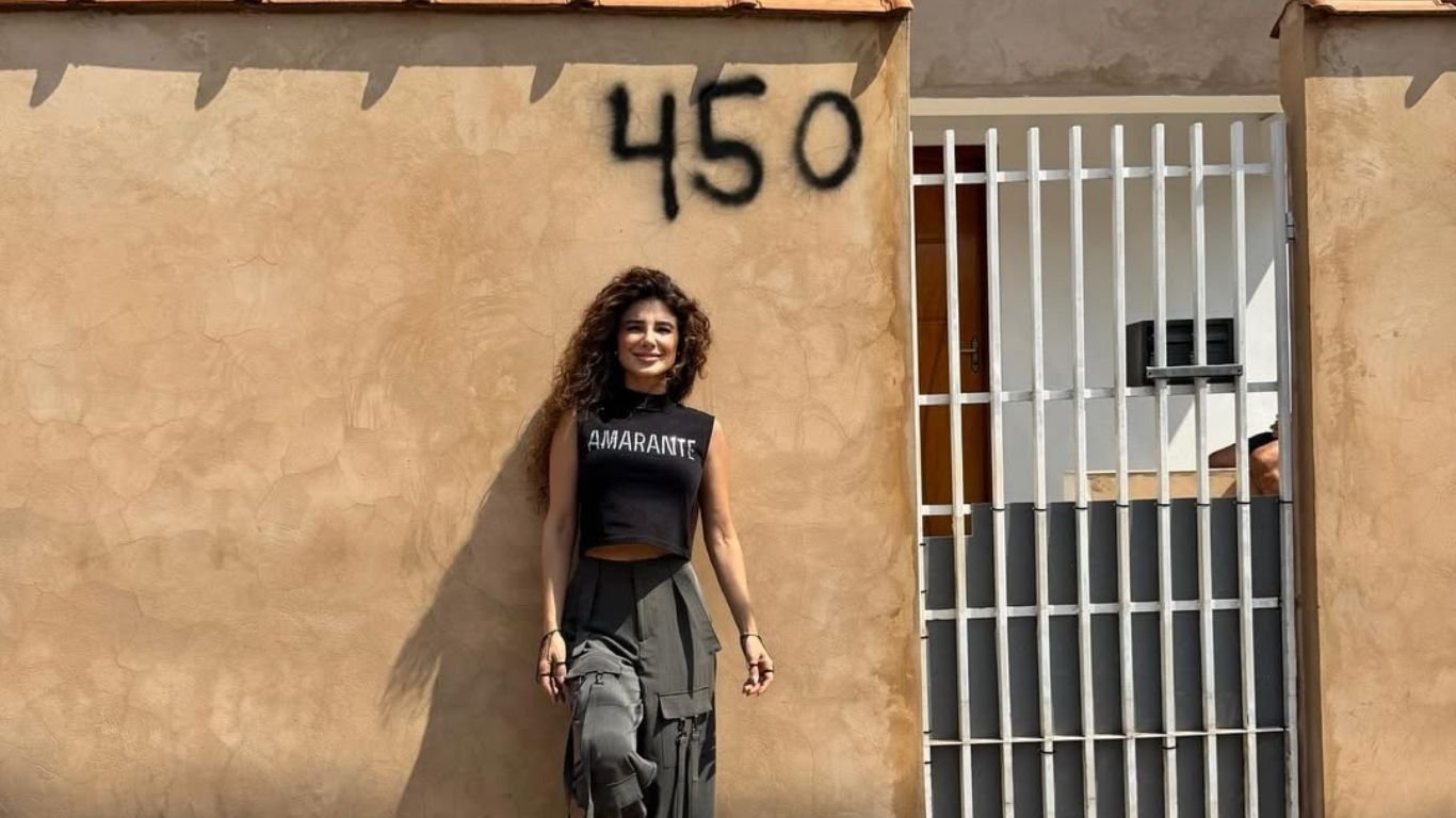 Paula Fernandes volta à casa onde morou antes da fama em SP