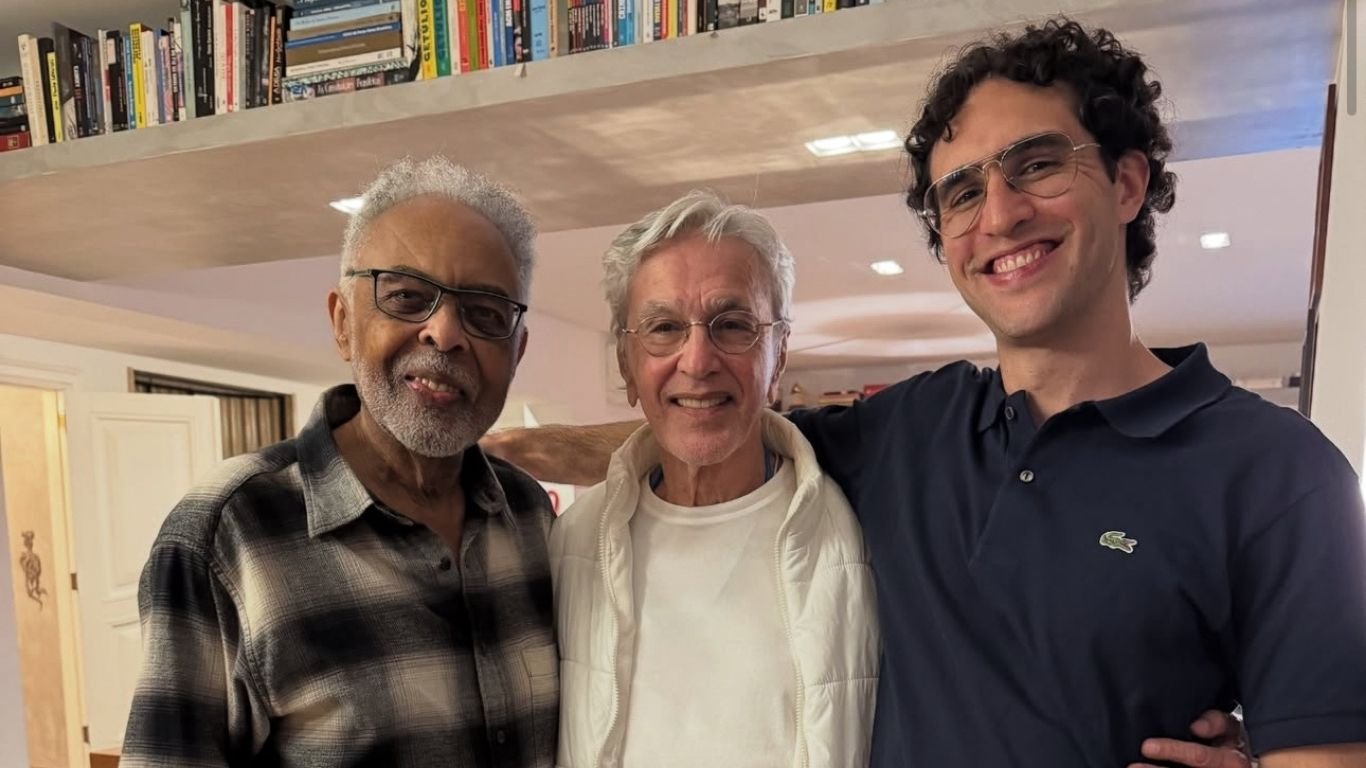 Gilberto Gil e Caetano Veloso homenageiam o pianista Tenório Jr.