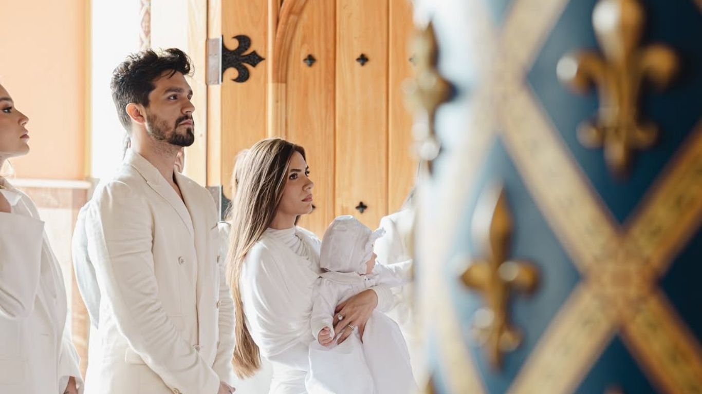 Jade Magalhães exibe detalhes do batizado da filha com Luan Santana