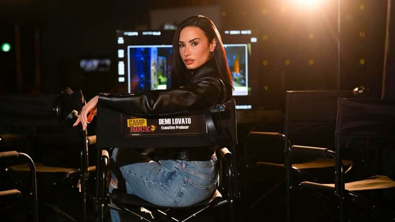 Demi Lovato surge nos bastidores do novo filme de Camp Rock 3