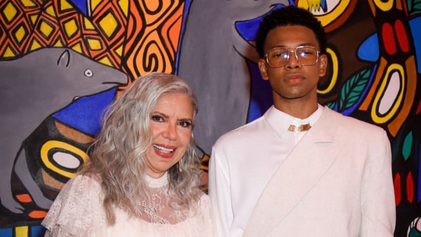 Em SP, Astrid Fontenelle vibra com talento do filho em noite especial