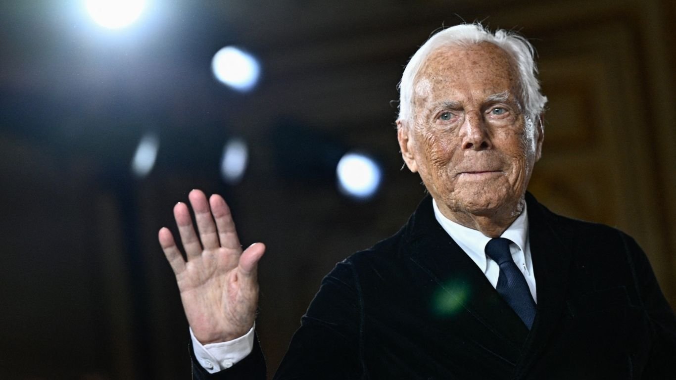 Morre Giorgio Armani, renomado estilista italiano, aos 91 anos