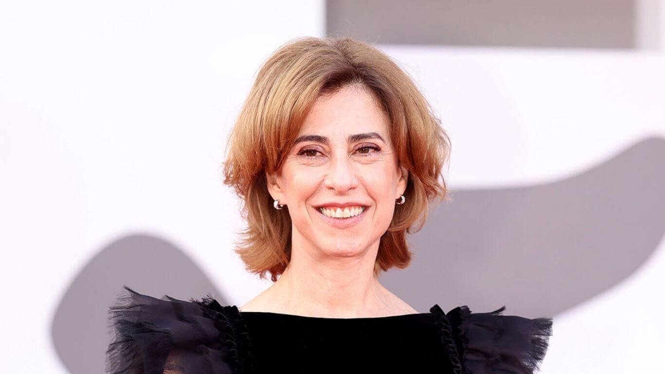 Confira looks de Fernanda Torres no 82º Festival de Veneza