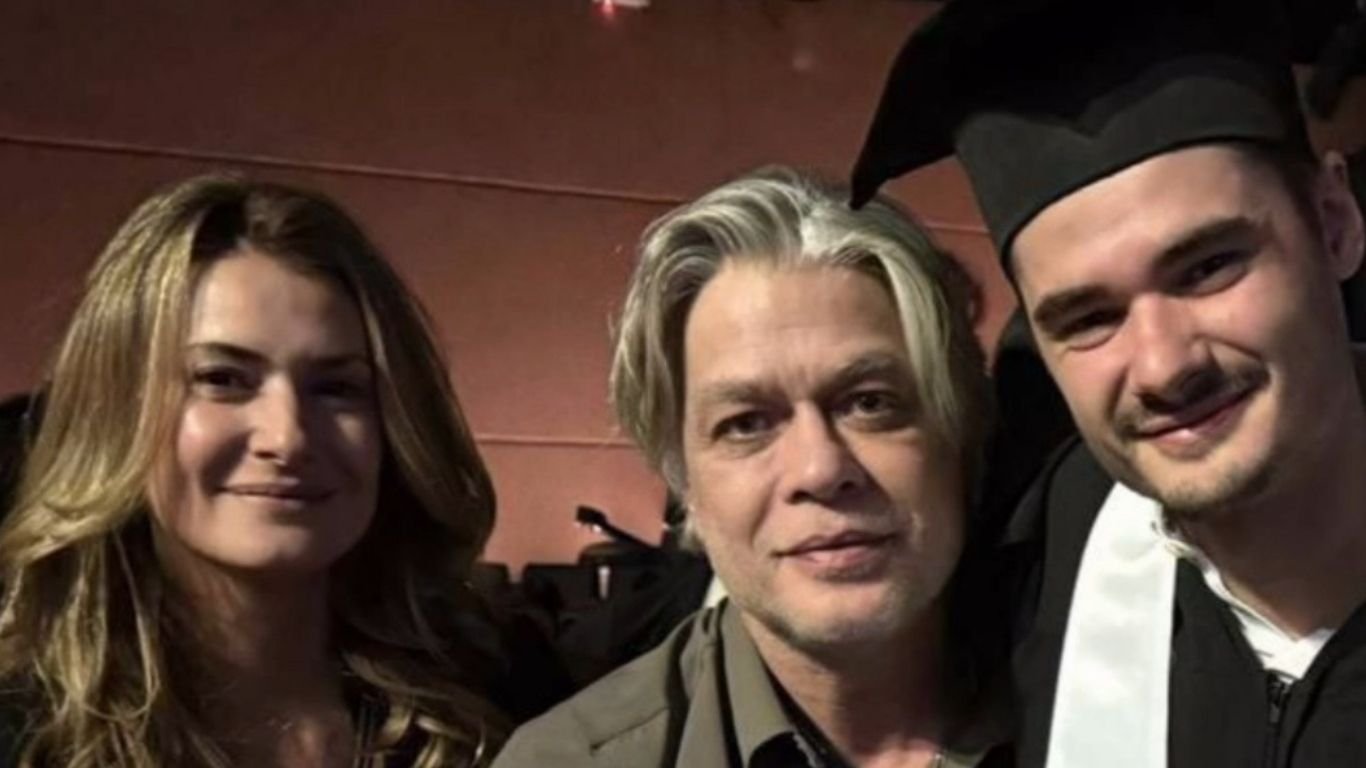 Fabio Assunção celebra formatura do filho mais velho