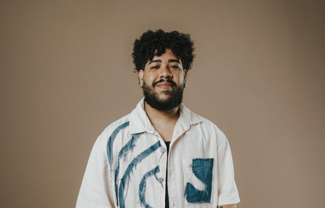 Teatro Luiz Mendonça recebe show ‘Afinco’, novo álbum de Ivyson