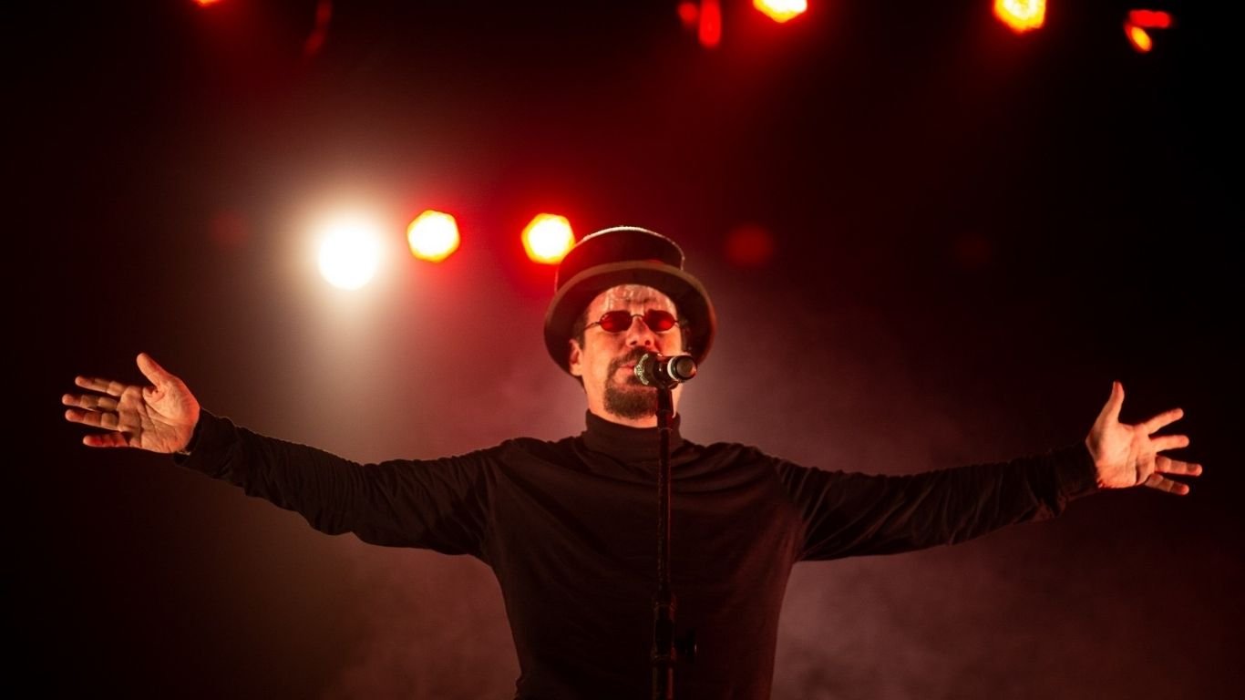 Musical sobre Raul Seixas estreia no Recife em apresentação única