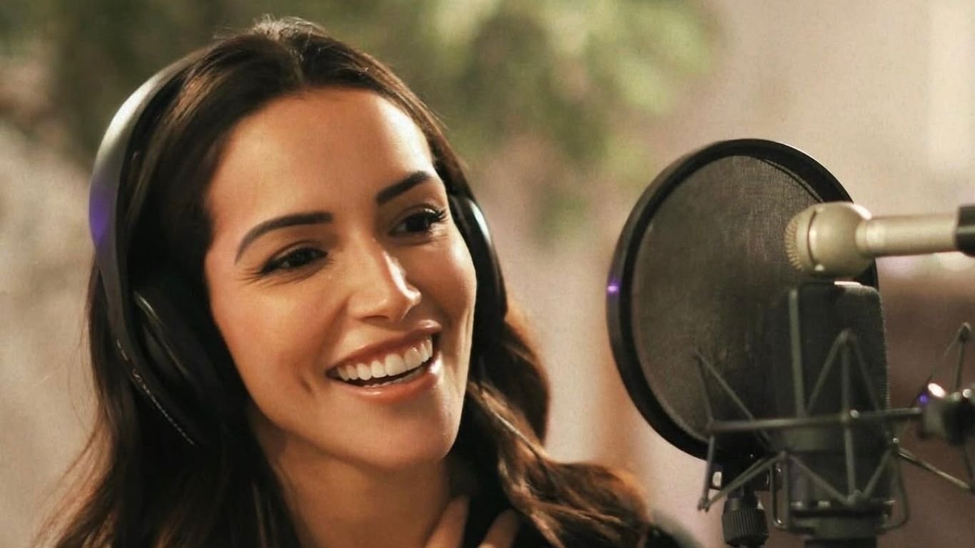 Letícia Bastos lança single inspirado em La Belle de Jour