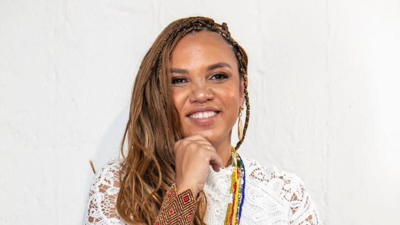 Chiara Ramos lança obra que reflete sobre memória e pertencimento