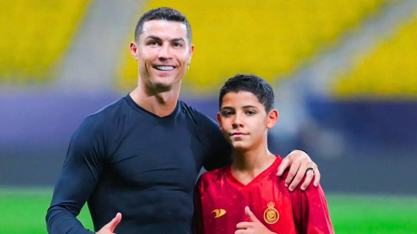 Filho de Cristiano Ronaldo ganha presente milionário aos 15 anos; saiba qual