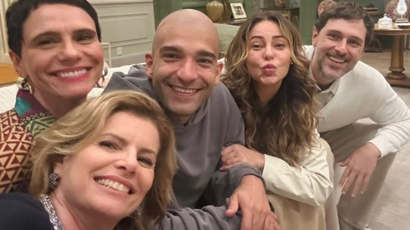 Debora Bloch se despede de set de filmagem de ‘Vale Tudo’