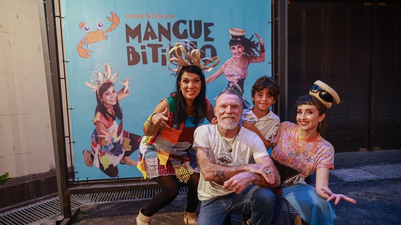 Roger de Renoir se emociona com show infantil Manguebitinho