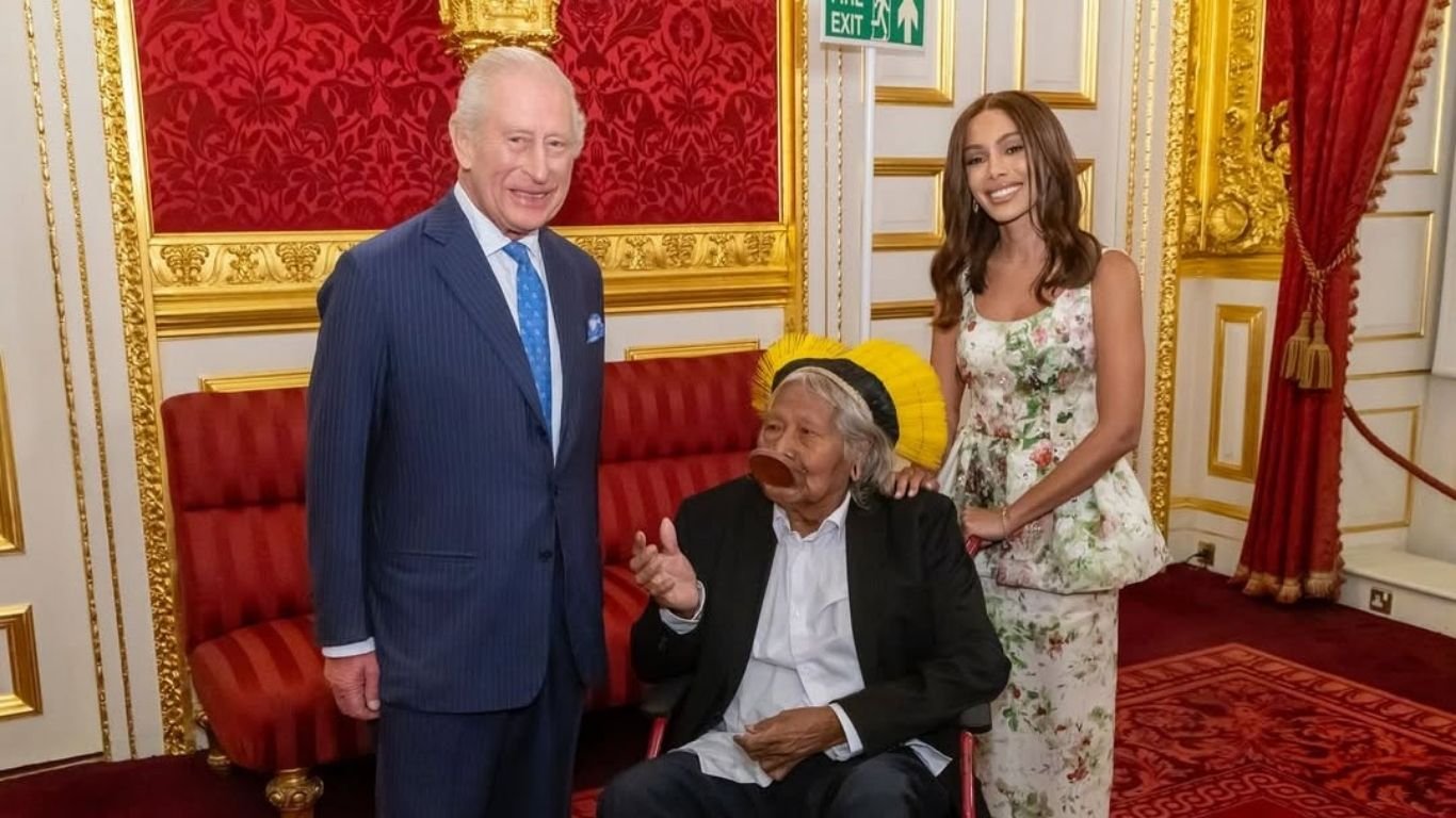Anitta e Cacique Raoni são recebidos pelo Rei Charles III
