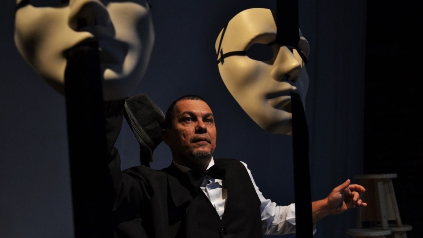 Olinda recebe espetáculo que homenageia Fernando Pessoa nesta sexta (10)