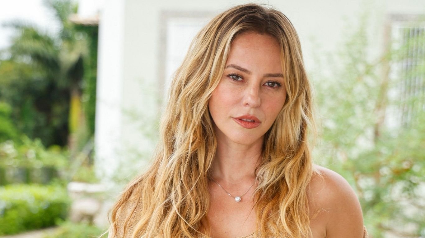 Paolla Oliveira muda visual após fim das gravações de ‘Vale Tudo’