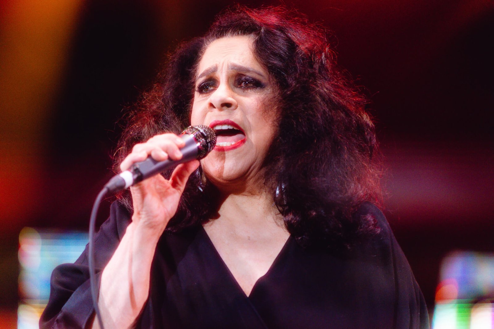 Gal Costa ganha single triplo inédito em homenagem aos 80 anos