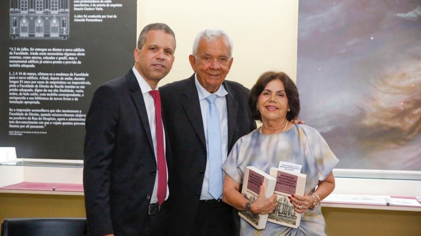 Lançamento de livro celebra trajetória histórica da Faculdade de Direito do Recife
