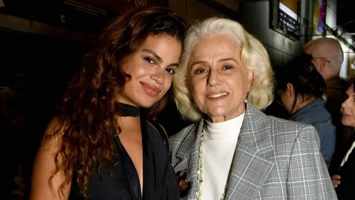 Em fotos raras, Clara Buarque parabeniza a avó Marieta Severo